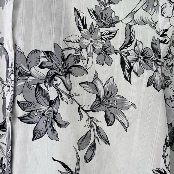 Floral Black and White Button-Up Shirt - Picture 5 of 6